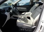 ✅ 2022 Hyundai Tucson SEL • VIN: 5NMJC3AE8NH076161 • Lot: 48968773. Wystawiony na Copart z przebiegiem Nie podano. Bezpłatny archiwum sprzedaży aukcyjnych z USA i szczegółowy raport historii pojazdu na DreamBid. Zdjęcie 7.