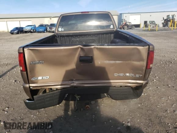 ✅ 2003 Chevrolet S-10 • VIN: 1GCDT19X438235098 • Лот: 82374434. Опубликован ранее на Copart с пробегом 76 747 миль. Бесплатный доступ к архиву аукционных продаж из США и подробный отчёт об истории автомобиля на DreamBid. Изображение 6.