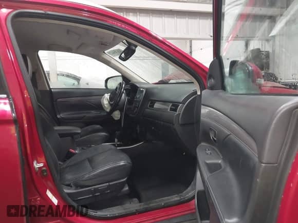 2019 Mitsubishi Outlander ES с VIN JA4AZ3A3XKZ041653, выставлен на аукционе IAAI как лот 41741414 с пробегом 104 502 миль миль и . История ставок и продаж доступна на DreamBid. Изображение 5.