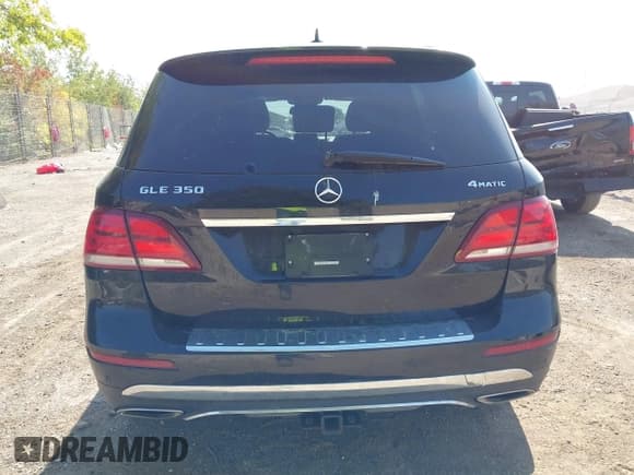 ✅ 2017 Mercedes-Benz GLE 350 • VIN: 4JGDA5HB9HA901323 • Лот: 43228070. Опубликован ранее на IAAI с пробегом 107 074 миль. Бесплатный доступ к архиву аукционных продаж из США и подробный отчёт об истории автомобиля на DreamBid. Изображение 16.