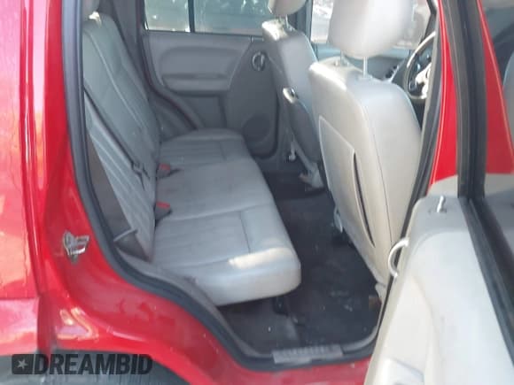 ✅ 2005 Jeep Liberty Limited • VIN: 1J4GL58K05W504801 • Lot: 40783976. Listed on IAAI with 256,903 mi. Free auction sales archive from the USA and detailed vehicle history report at DreamBid. Image 8.