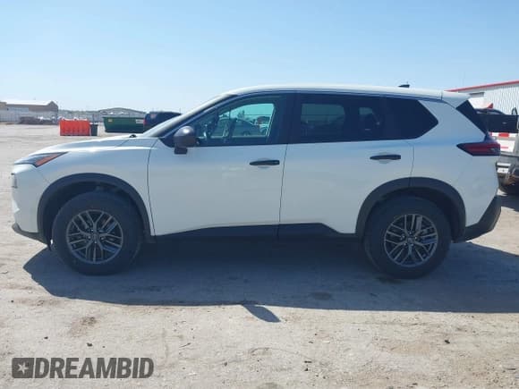 ✅ 2023 Nissan Rogue S • VIN: 5N1BT3AA5PC862868 • Lot: 41972385. Wystawiony na IAAI z przebiegiem 51 837 mil. Bezpłatny archiwum sprzedaży aukcyjnych z USA i szczegółowy raport historii pojazdu na DreamBid. Zdjęcie 14.