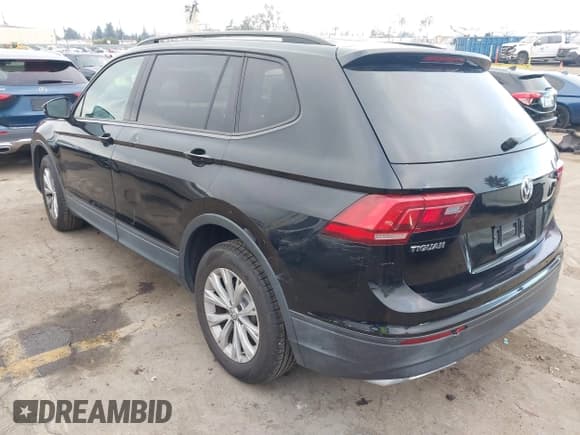 ✅ 2019 Volkswagen Tiguan S • VIN: 3VV1B7AX9KM186397 • Лот: 41479874. Опубликован ранее на IAAI с пробегом 31 044 миль. Бесплатный доступ к архиву аукционных продаж из США и подробный отчёт об истории автомобиля на DreamBid. Изображение 3.