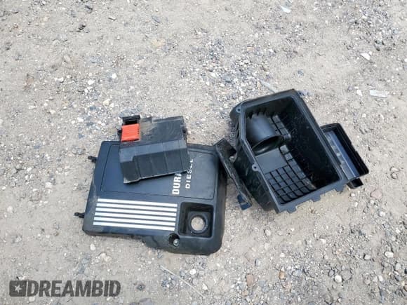 ✅ 2021 Chevrolet Silverado 1500 LTZ • VIN: 3GCUYGET0MG157115 • Lot: 62661835. Wystawiony na Copart z przebiegiem 129 319 mil. Bezpłatny archiwum sprzedaży aukcyjnych z USA i szczegółowy raport historii pojazdu na DreamBid. Zdjęcie 12.