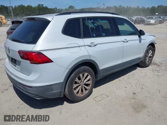 ✅ 2019 Volkswagen Tiguan S • VIN: 3VV1B7AX4KM048590 • Lot: 42167726. Listed on IAAI with 114,427 mi. Free auction sales archive from the USA and detailed vehicle history report at DreamBid. Image 4.