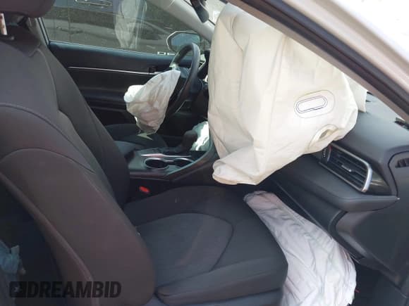 ✅ 2022 Toyota Camry LE • VIN: 4T1R11AK6NU044297 • Лот: 43240098. Опубликован ранее на IAAI с пробегом 41 996 миль. Бесплатный доступ к архиву аукционных продаж из США и подробный отчёт об истории автомобиля на DreamBid. Изображение 5.