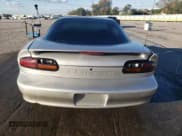 ✅ 2002 Chevrolet Camaro • VIN: 2G1FP22K122125552 • Lot: 84611225. Wystawiony na Copart z przebiegiem 271 441 mil. Bezpłatny archiwum sprzedaży aukcyjnych z USA i szczegółowy raport historii pojazdu na DreamBid. Zdjęcie 6.