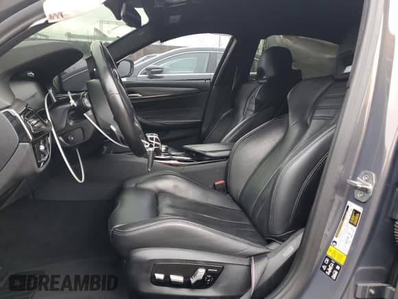 ✅ 2023 BMW M5 • VIN: WBS83CH01PCL30098 • Lot: 53896695. Wystawiony na Copart z przebiegiem 40 536 mil. Bezpłatny archiwum sprzedaży aukcyjnych z USA i szczegółowy raport historii pojazdu na DreamBid. Zdjęcie 7.