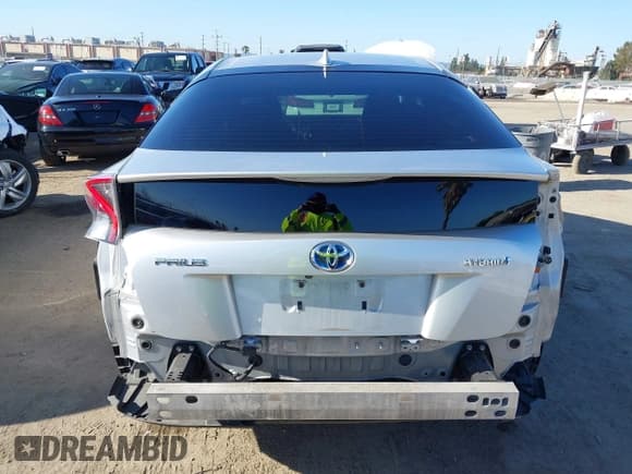 ✅ 2018 Toyota Prius Two • VIN: JTDKBRFU7J3079829 • Lot: 42260117. Wystawiony na IAAI z przebiegiem 181 501 mil. Bezpłatny archiwum sprzedaży aukcyjnych z USA i szczegółowy raport historii pojazdu na DreamBid. Zdjęcie 17.