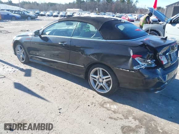 ✅ 2011 Mercedes-Benz E 550 • VIN: WDDKK7CF6BF088621 • Lot: 43837286. Listed on IAAI with 88,498 mi. Free auction sales archive from the USA and detailed vehicle history report at DreamBid. Image 3.