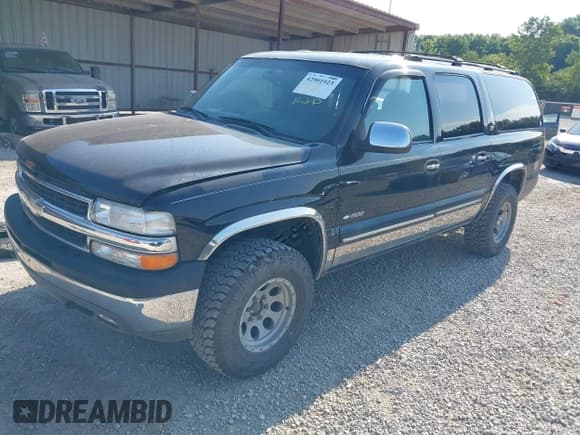 ✅ 2000 Chevrolet Suburban LS • VIN: 3GNFK16T3YG200512 • Лот: 42901923. Опубликован ранее на IAAI с пробегом 238 165 миль. Бесплатный доступ к архиву аукционных продаж из США и подробный отчёт об истории автомобиля на DreamBid. Изображение 2.