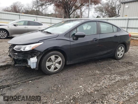 ✅ 2017 Chevrolet Cruze LS • VIN: 1G1BC5SM4H7126029 • Лот: 69822772. Опубликован ранее на Copart с пробегом 169 765 миль. Бесплатный доступ к архиву аукционных продаж из США и подробный отчёт об истории автомобиля на DreamBid. Изображение 1.