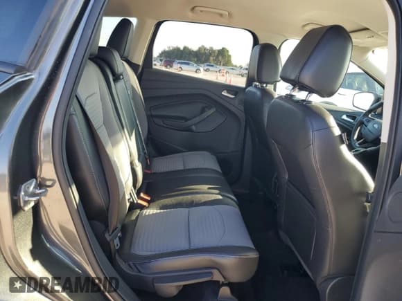 ✅ 2017 Ford Escape Titanium • VIN: 1FMCU0JDXHUC50770 • Lot: 90301085. Wystawiony na Copart z przebiegiem 87 598 mil. Bezpłatny archiwum sprzedaży aukcyjnych z USA i szczegółowy raport historii pojazdu na DreamBid. Zdjęcie 11.