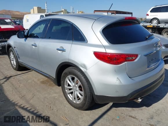 ✅ 2016 Infiniti QX70 • VIN: JN8CS1MWXGM752064 • Lot: 42734018. Listed on IAAI with 133,885 mi. Free auction sales archive from the USA and detailed vehicle history report at DreamBid. Image 3.