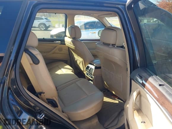 ✅ 2009 BMW X5 30i • VIN: 5UXFE43549L270451 • Лот: 43533384. Опубликован ранее на IAAI с пробегом 112 343 миль. Бесплатный доступ к архиву аукционных продаж из США и подробный отчёт об истории автомобиля на DreamBid. Изображение 8.