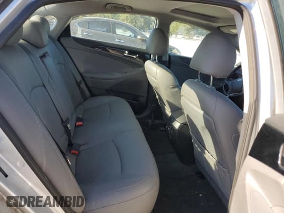 ✅ 2013 Hyundai Sonata SE • VIN: 5NPEC4AC5DH656913 • Lot: 86694245. Listed on Copart with 195,644 mi. Free auction sales archive from the USA and detailed vehicle history report at DreamBid. Image 10.