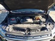 ✅ 2022 Chevrolet Suburban Premier • VIN: 1GNSKFKD5NR344147 • Lot: 41358509. Wystawiony na IAAI z przebiegiem 41 046 mil. Bezpłatny archiwum sprzedaży aukcyjnych z USA i szczegółowy raport historii pojazdu na DreamBid. Zdjęcie 10.