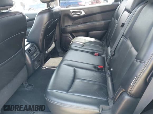 ✅ 2018 Nissan Pathfinder S • VIN: 5N1DR2MN0JC613157 • Лот: 42074018. Опубликован ранее на IAAI с пробегом 147 840 миль. Бесплатный доступ к архиву аукционных продаж из США и подробный отчёт об истории автомобиля на DreamBid. Изображение 8.