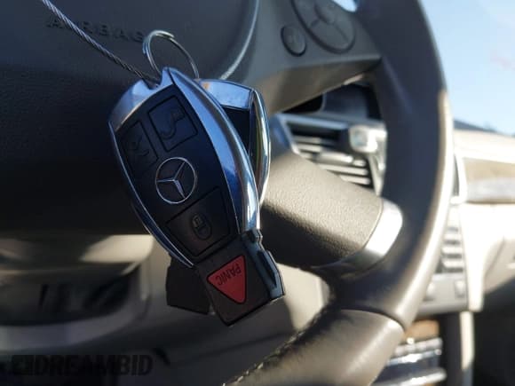 ✅ 2010 Mercedes-Benz E 350 Luxury • VIN: WDDHF8HBXAA155551 • Lot: 43110389. Listed on IAAI with 86,479 mi. Free auction sales archive from the USA and detailed vehicle history report at DreamBid. Image 11.