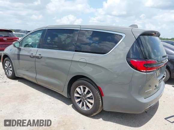 ✅ 2022 Chrysler Pacifica Hybrid Touring L • VIN: 2C4RC1L73NR121437 • Lot: 42547810. Wystawiony na IAAI z przebiegiem 84 816 mil. Bezpłatny archiwum sprzedaży aukcyjnych z USA i szczegółowy raport historii pojazdu na DreamBid. Zdjęcie 3.