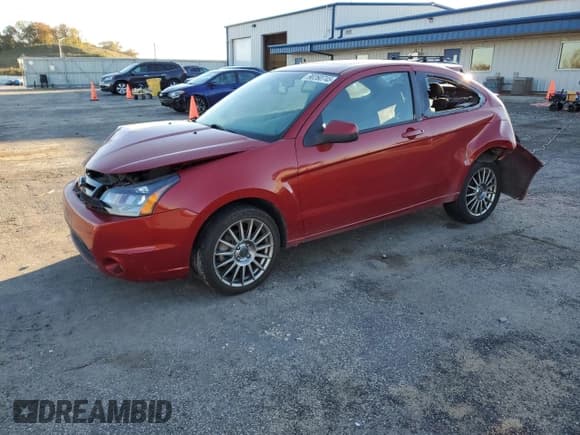 ✅ 2009 Ford Focus SES • VIN: 1FAHP33N39W198788 • Lot: 90260745. Listed on Copart with 132,311 mi. Free auction sales archive from the USA and detailed vehicle history report at DreamBid. Image 1.