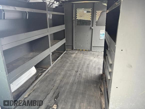 ✅ 2008 GMC Savana Cargo • VIN: 1GTFG15X481130130 • Lot: 92866975. Wystawiony na Copart z przebiegiem 28 287 mil. Bezpłatny archiwum sprzedaży aukcyjnych z USA i szczegółowy raport historii pojazdu na DreamBid. Zdjęcie 6.