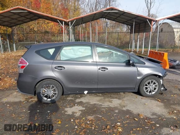 ✅ 2015 Toyota Prius Two • VIN: JTDZN3EUXFJ027358 • Lot: 43664740. Listed on IAAI with 158,726 mi. Free auction sales archive from the USA and detailed vehicle history report at DreamBid. Image 13.