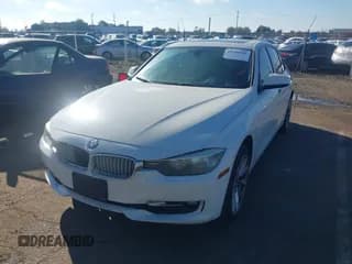 ✅ 2013 BMW 3 Series 328i xDrive • VIN: WBA3B5C55DF591924 • Lot: 43780581. Wystawiony na IAAI z przebiegiem 152 194 mil. Bezpłatny archiwum sprzedaży aukcyjnych z USA i szczegółowy raport historii pojazdu na DreamBid. Zdjęcie 2.