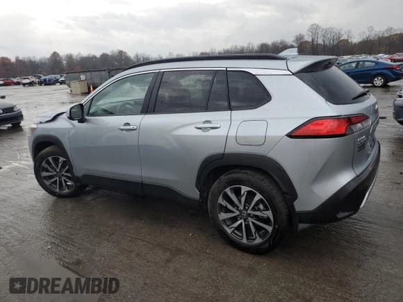 ✅ 2024 Toyota Corolla Cross XLE • VIN: 7MUDAABG9RV118725 • Лот: 91638275. Опубликован ранее на Copart с пробегом 16 895 миль. Бесплатный доступ к архиву аукционных продаж из США и подробный отчёт об истории автомобиля на DreamBid. Изображение 2.