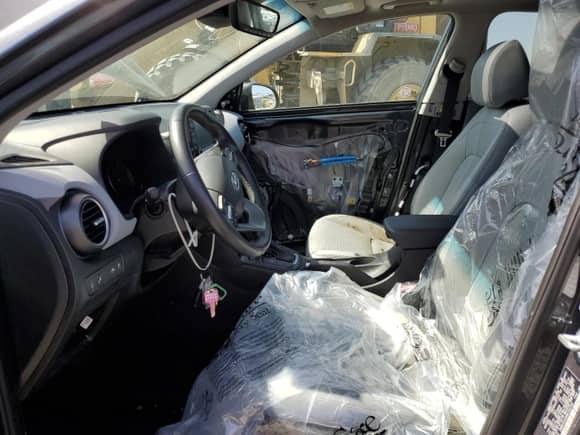 2021 Hyundai Kona Limited с VIN KM8K3CA56MU750704, выставлен на аукционе Copart как лот 48779163 с пробегом 32 834 миль миль и . История ставок и продаж доступна на DreamBid. Изображение 7.