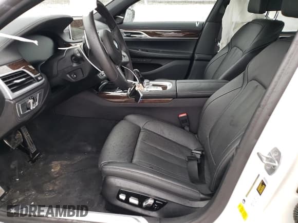 ✅ 2020 BMW 7 Series 740i • VIN: WBA7T2C09LGL18091 • Lot: 41369533. Listed on Copart with 5,932 mi. Free auction sales archive from the USA and detailed vehicle history report at DreamBid. Image 7.