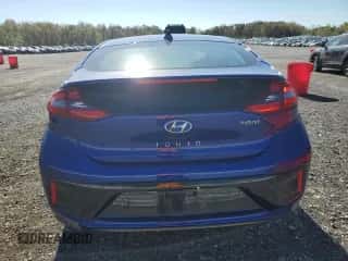 2019 Hyundai Ioniq SEL с VIN KMHC75LC0KU144702, выставлен на аукционе Copart как лот 73997184 с пробегом 62 810 миль миль и Списание • Salvage title. История ставок и продаж доступна на DreamBid. Изображение 6.
