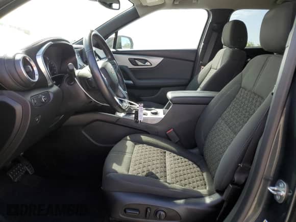 2019 Chevrolet Blazer z VIN 3GNKBBRA8KS653687, wystawiony jako Copart lot #81957005 z przebiegiem 62 393 mil mil oraz Szkoda całkowita • Salvage title. Historia ofert i sprzedaży dostępna na DreamBid. Obrazek 7.