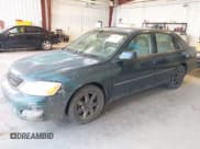 ✅ 2000 Toyota Avalon XL • VIN: 4T1BF28B9YU100591 • Lot: 42858179. Wystawiony na IAAI z przebiegiem 328 106 mil. Bezpłatny archiwum sprzedaży aukcyjnych z USA i szczegółowy raport historii pojazdu na DreamBid. Zdjęcie 2.