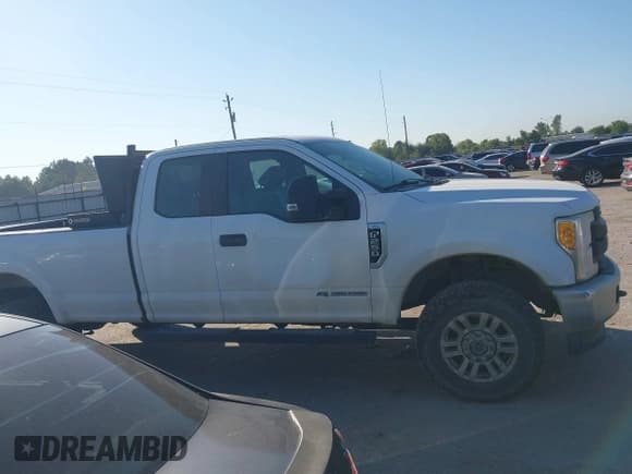 ✅ 2017 Ford F-250 XLT • VIN: 1FT7X2BT2HEE01996 • Lot: 43430590. Listed on IAAI with 187,022 mi. Free auction sales archive from the USA and detailed vehicle history report at DreamBid. Image 13.