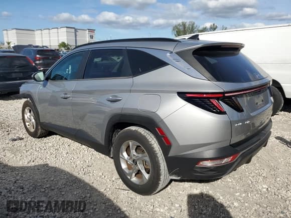 ✅ 2022 Hyundai Tucson SEL • VIN: 5NMJB3AE1NH058863 • Lot: 74676964. Wystawiony na Copart z przebiegiem 27 647 mil. Bezpłatny archiwum sprzedaży aukcyjnych z USA i szczegółowy raport historii pojazdu na DreamBid. Zdjęcie 2.