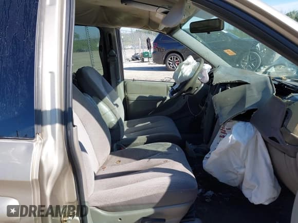 ✅ 2003 Dodge Caravan Sport • VIN: 2D4GP44303R347637 • Lot: 43084209. Listed on IAAI with 131,416 mi. Free auction sales archive from the USA and detailed vehicle history report at DreamBid. Image 5.