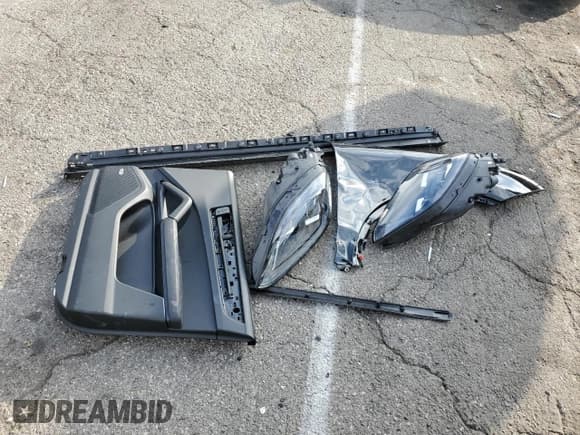 ✅ 2024 Porsche Cayenne • VIN: WP1BA2AY2RDA50764 • Lot: 44227545. Listed on Copart with 21,690 mi. Free auction sales archive from the USA and detailed vehicle history report at DreamBid. Image 13.