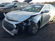 ✅ 2013 Hyundai Sonata • VIN: KMHEC4A46DA051021 • Лот: 43595389. Опубликован ранее на IAAI с пробегом 142 239 миль. Бесплатный доступ к архиву аукционных продаж из США и подробный отчёт об истории автомобиля на DreamBid. Изображение 6.