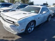 ✅ 2013 Dodge Challenger R/T Classic • VIN: 2C3CDYBT1DH528241 • Lot: 43626755. Wystawiony na IAAI z przebiegiem 91 742 mil. Bezpłatny archiwum sprzedaży aukcyjnych z USA i szczegółowy raport historii pojazdu na DreamBid. Zdjęcie 2.