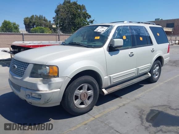✅ 2005 Ford Expedition Limited • VIN: 1FMFU20525LA07958 • Lot: 43083970. Listed on IAAI with Not provided. Free auction sales archive from the USA and detailed vehicle history report at DreamBid. Image 2.