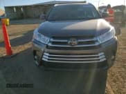 ✅ 2017 Toyota Highlander XLE • VIN: 5TDJZRFH7HS441483 • Lot: 90866745. Wystawiony na Copart z przebiegiem 86 728 mil. Bezpłatny archiwum sprzedaży aukcyjnych z USA i szczegółowy raport historii pojazdu na DreamBid. Zdjęcie 14.
