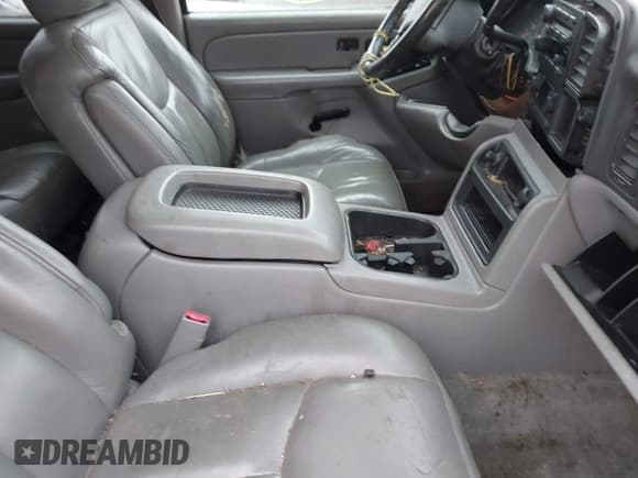 ✅ 2004 Chevrolet Suburban LT • VIN: 1GNFK16T04J312354 • Лот: 41604484. Опубликован ранее на IAAI с пробегом Не указан. Бесплатный доступ к архиву аукционных продаж из США и подробный отчёт об истории автомобиля на DreamBid. Изображение 5.