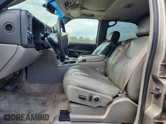 ✅ 2003 Chevrolet Tahoe LT • VIN: 1GNEK13Z63R264928 • Lot: 84194675. Listed on Copart with 270,361 mi. Free auction sales archive from the USA and detailed vehicle history report at DreamBid. Image 7.