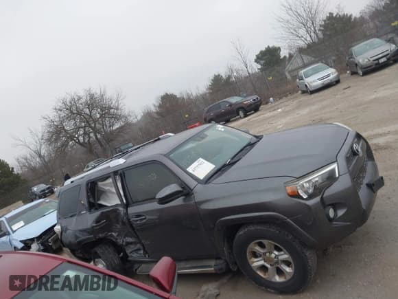 ✅ 2015 Toyota 4Runner SR5 • VIN: JTEZU5JR7F5094469 • Lot: 43757922. Wystawiony na IAAI z przebiegiem 143 426 mil. Bezpłatny archiwum sprzedaży aukcyjnych z USA i szczegółowy raport historii pojazdu na DreamBid. Zdjęcie 13.