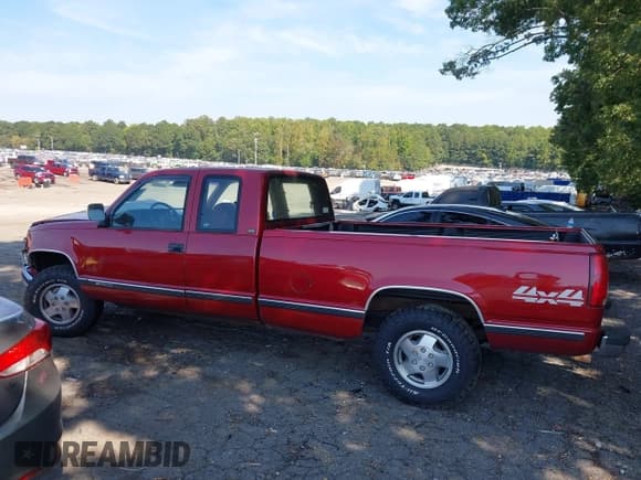 ✅ 1992 Chevrolet Silverado 1500 • VIN: 2GCEK19K8N1132753 • Лот: 43188554. Опубликован ранее на IAAI с пробегом 142 671 миль. Бесплатный доступ к архиву аукционных продаж из США и подробный отчёт об истории автомобиля на DreamBid. Изображение 14.