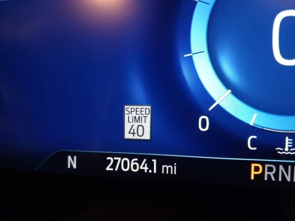 ✅ 2023 Ford Explorer ST • VIN: 1FM5K8GC5PGC26305 • Lot: 42166101. Wystawiony na IAAI z przebiegiem 27 064 mil. Bezpłatny archiwum sprzedaży aukcyjnych z USA i szczegółowy raport historii pojazdu na DreamBid. Zdjęcie 15.