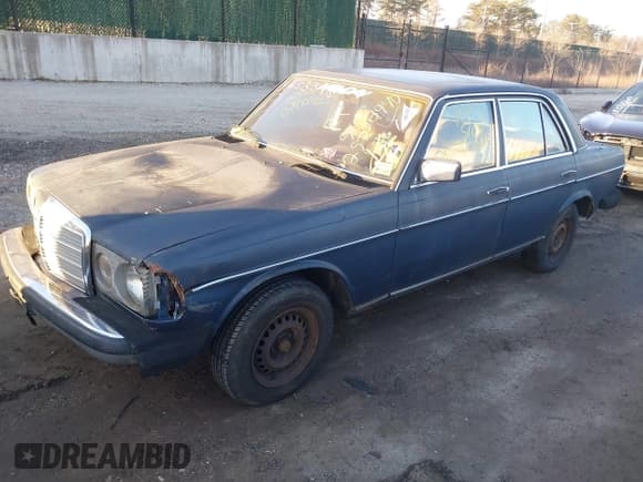 ✅ 1984 Mercedes-Benz 300 D • VIN: WDBAB33A9EA012300 • Lot: 41653395. Listed on IAAI with 397,820 mi. Free auction sales archive from the USA and detailed vehicle history report at DreamBid. Image 2.