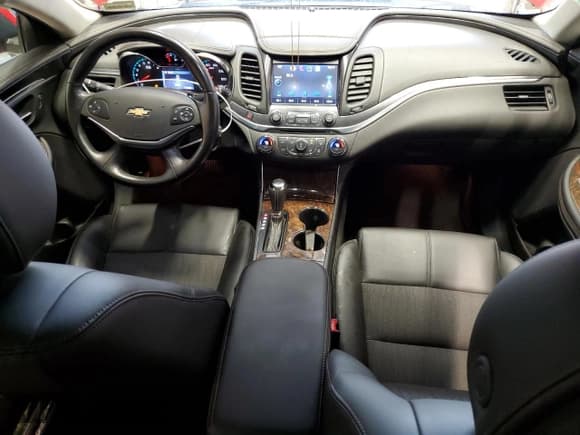 ✅ 2014 Chevrolet Impala LT • VIN: 2G1125S33E9216188 • Lot: 86516585. Wystawiony na Copart z przebiegiem 72 138 mil. Bezpłatny archiwum sprzedaży aukcyjnych z USA i szczegółowy raport historii pojazdu na DreamBid. Zdjęcie 8.