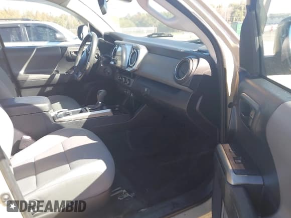 ✅ 2018 Toyota Tacoma TRD Sport • VIN: 3TMAZ5CN5JM078027 • Lot: 43481930. Listed on IAAI with 80,306 mi. Free auction sales archive from the USA and detailed vehicle history report at DreamBid. Image 5.